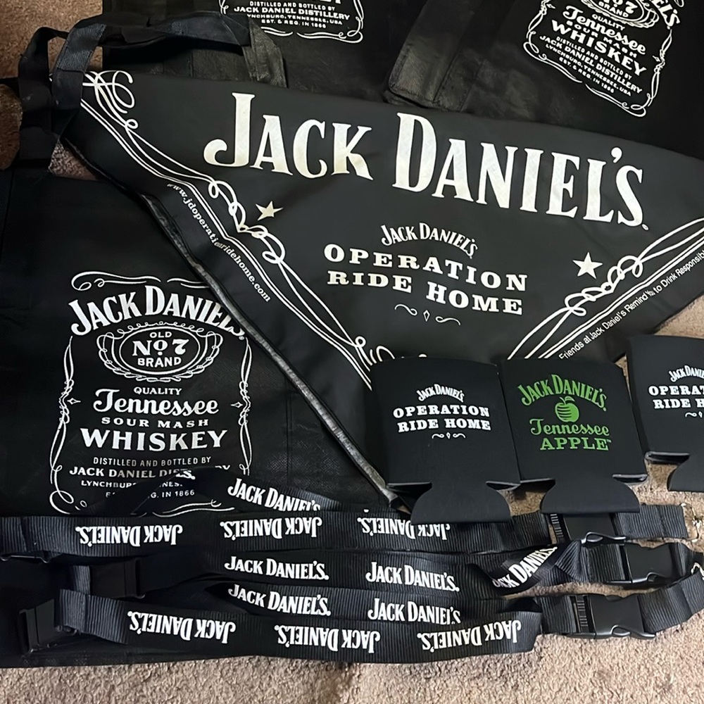 Jack Daniel’s whiskey gift bundle